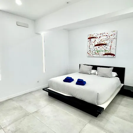 The White House * Vecindario (Gran Canaria)