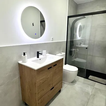 The White House Casa de Férias Vecindario (Gran Canaria)