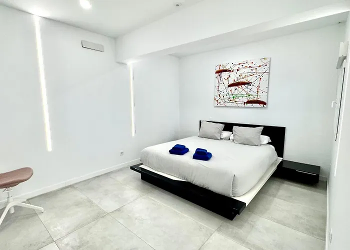 The White House * Vecindario (Gran Canaria)