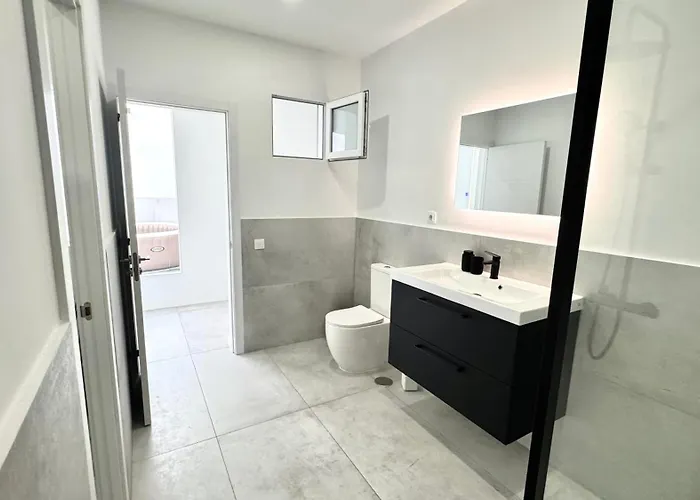 The White House Tatil Evi Vecindario (Gran Canaria)